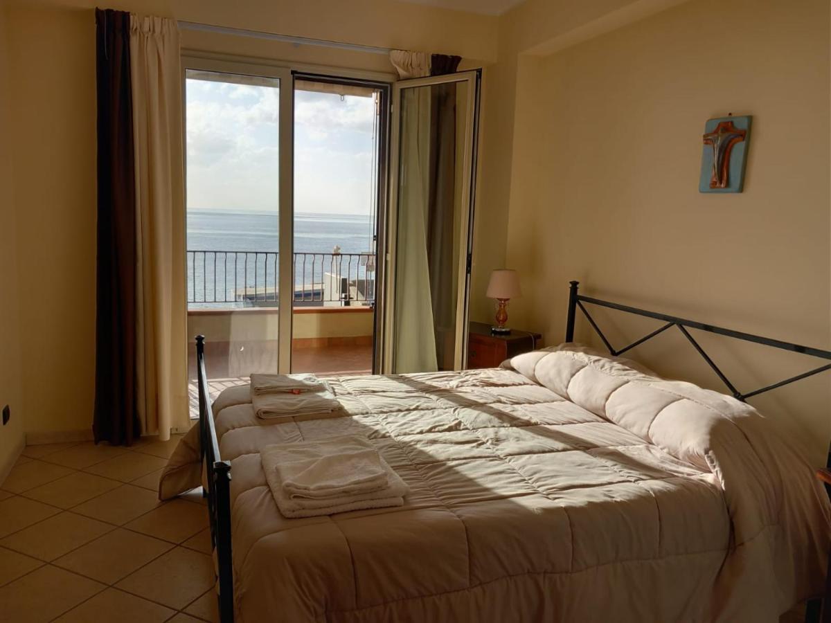 سانتا تيريزا دي ريفا B&B La Sirena المظهر الخارجي الصورة