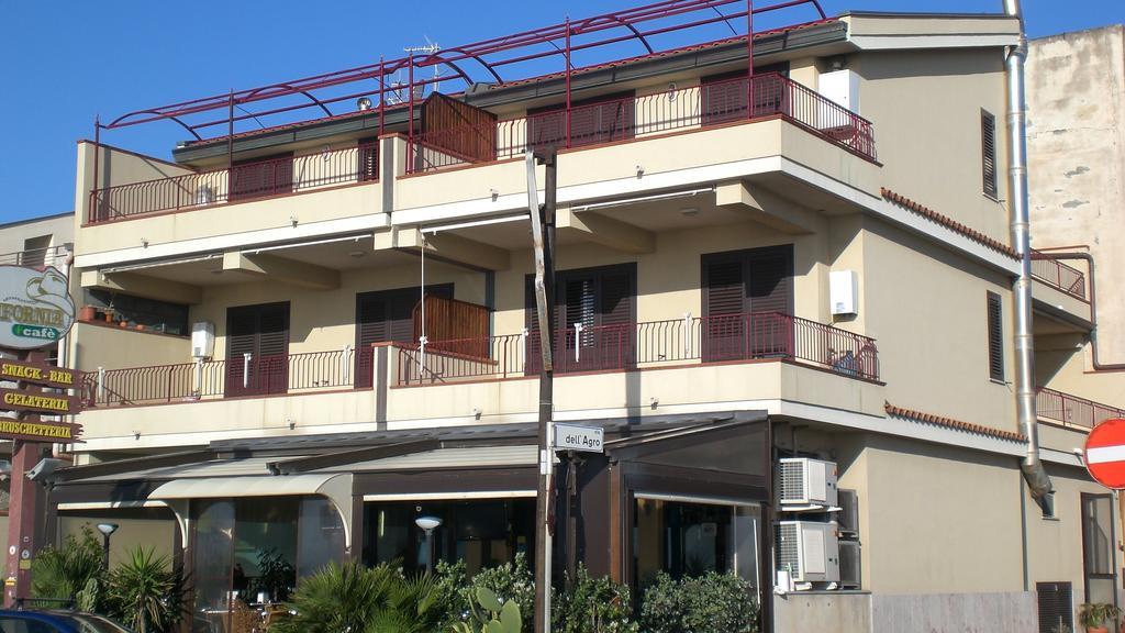 سانتا تيريزا دي ريفا B&B La Sirena المظهر الخارجي الصورة