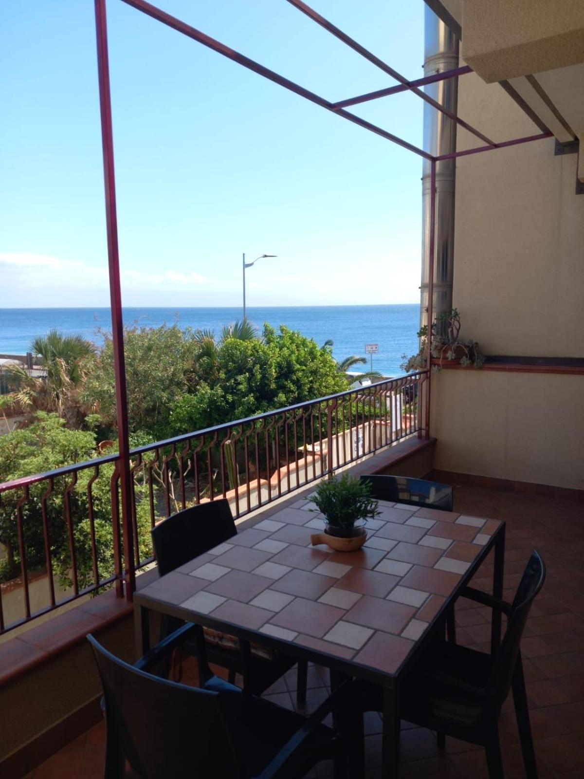 سانتا تيريزا دي ريفا B&B La Sirena المظهر الخارجي الصورة
