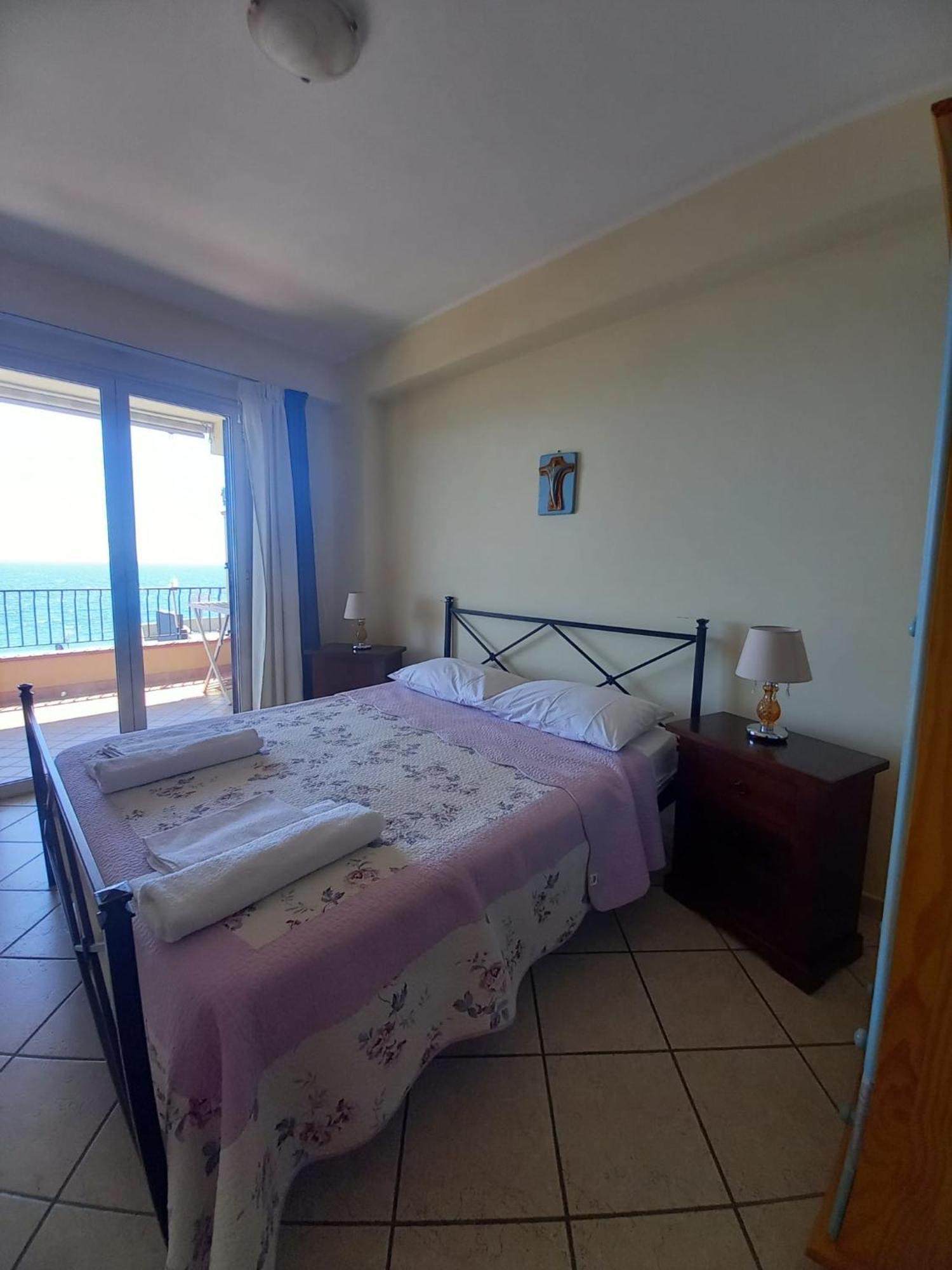 سانتا تيريزا دي ريفا B&B La Sirena المظهر الخارجي الصورة